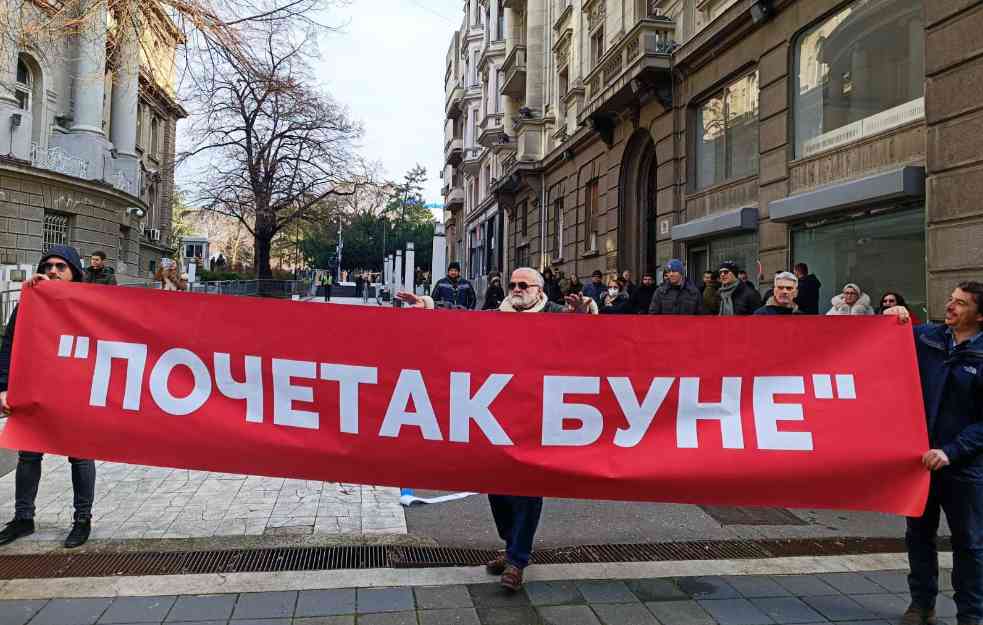 UŽIVO! ”GLAS” NA PROTESTU ADVOKATA Banke su otele građanima više od milijardu evra (VIDEO)