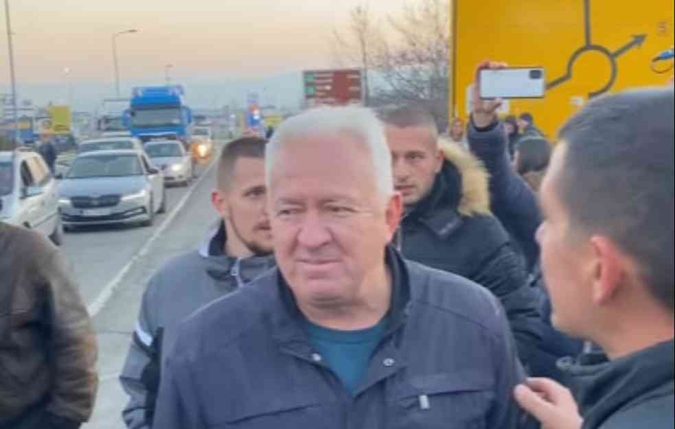 NAJGORE KAD TE KOMŠIJE NE ŽELE! Gvozden Nikolić izviždan u Preljini! (VIDEO) 
