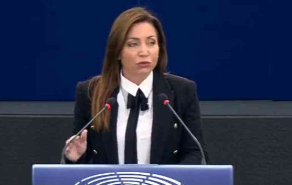 FRANCUSKA POLITIČARKA JASNA, ODRŽALA GOVOR U EU PARLAMENTU: Srbija treba da postane članica EU, tzv. Kosovo i Albanija NIKAKO (VIDEO)