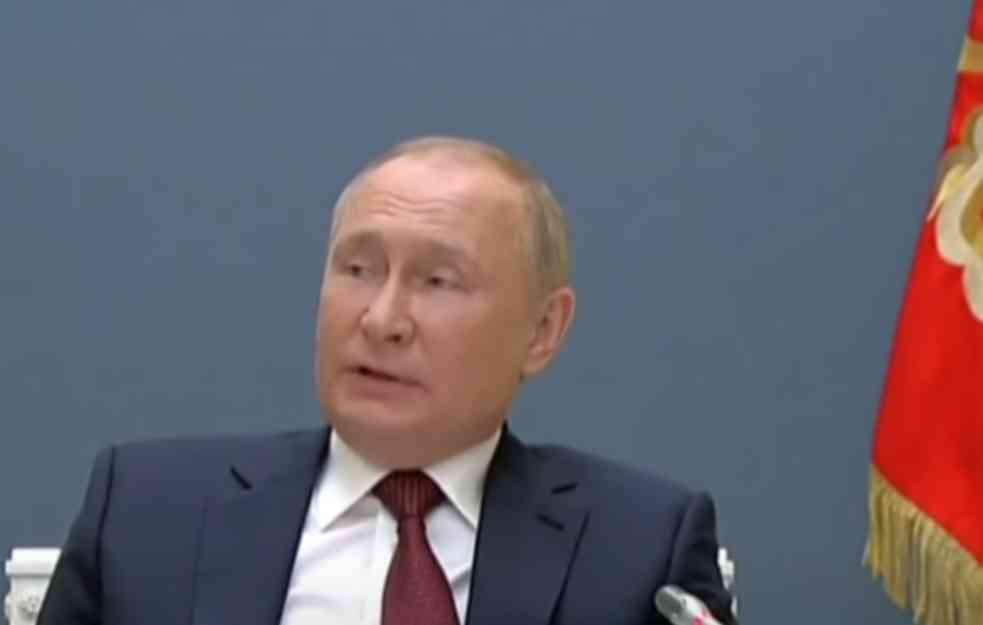 Putin se nada da će SZO uskoro odobriti Sputnjik V: To bi omogućilo milionima ljudi širom sveta da putuju