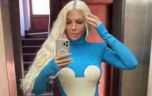 RASKOŠNO I MAGIČNO! Jelena Karleuša pokazala kako je UKRASILA LUKSUZNU kuću na Dedinju! (VIDEO) 