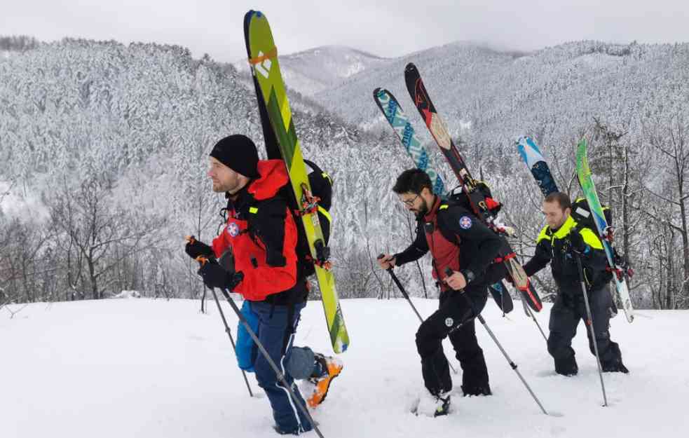 DRAMA NA MALJENU: Deci avantura za ceo život, a spasiocima pešačenje od sedam kilometara po dubokom snegu