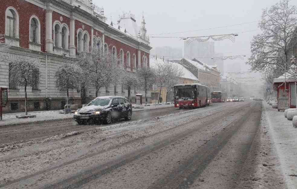 OBLAČNI PETAK! Smenjivaće se kiša i sneg