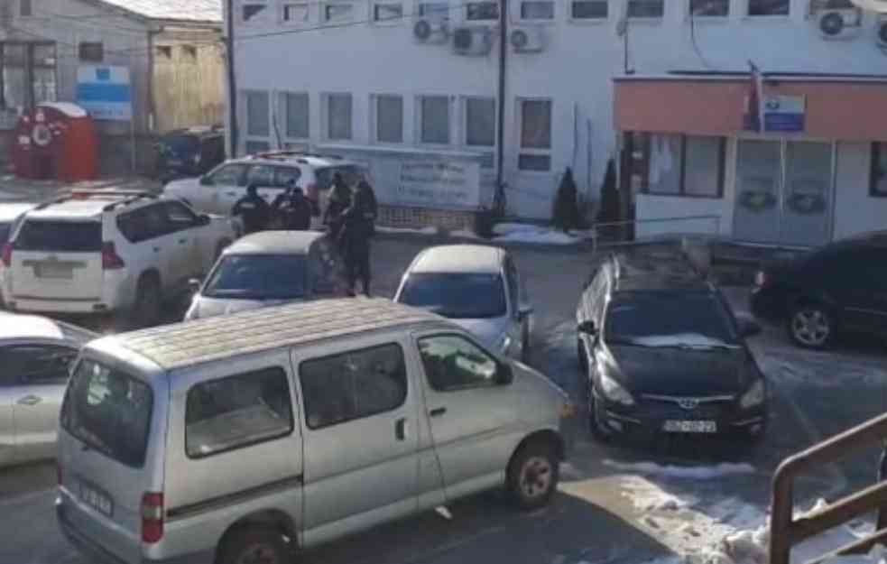 POLICIJSKA RACIJA U ŠTRPCU: Već desetoro uhapšeno, među njima i bivši predsednik opštine (VIDEO)