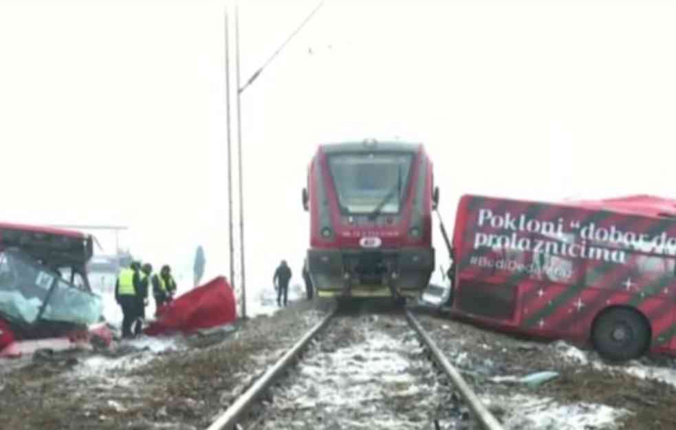 VREME NE LEČI BOL, IZGUBILI SMO NAJMILIJE! OSMORO POGINULO U AUTOBUSU SMRTI: Godišnjica stravične tragedije u Donjem Međurovu