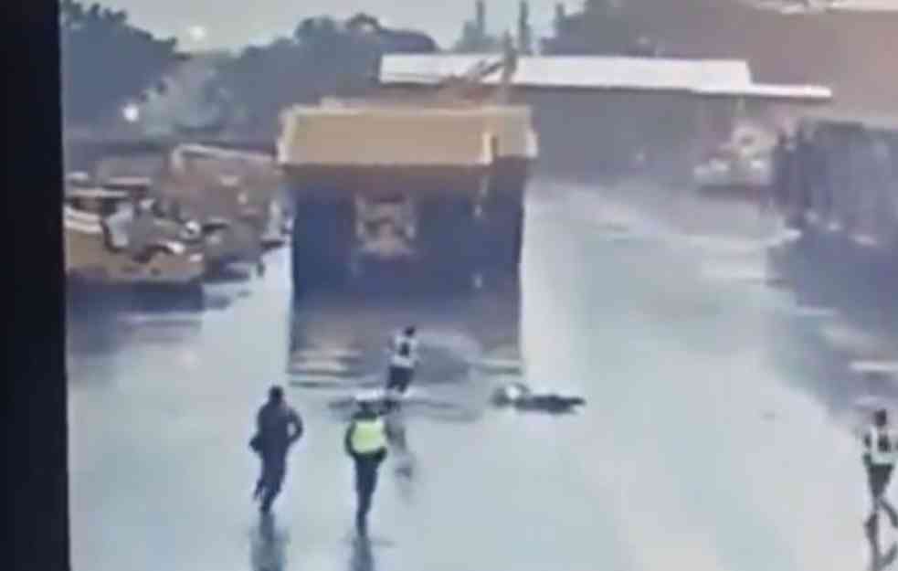 SCENA ZA NEVEROVATI! Čovek preživeo direktan udar groma (VIDEO)