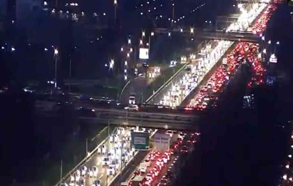 NISTE POGREŠILI! Na koju god stranu da ste krenuli isto je - KOLAPS! (FOTO)