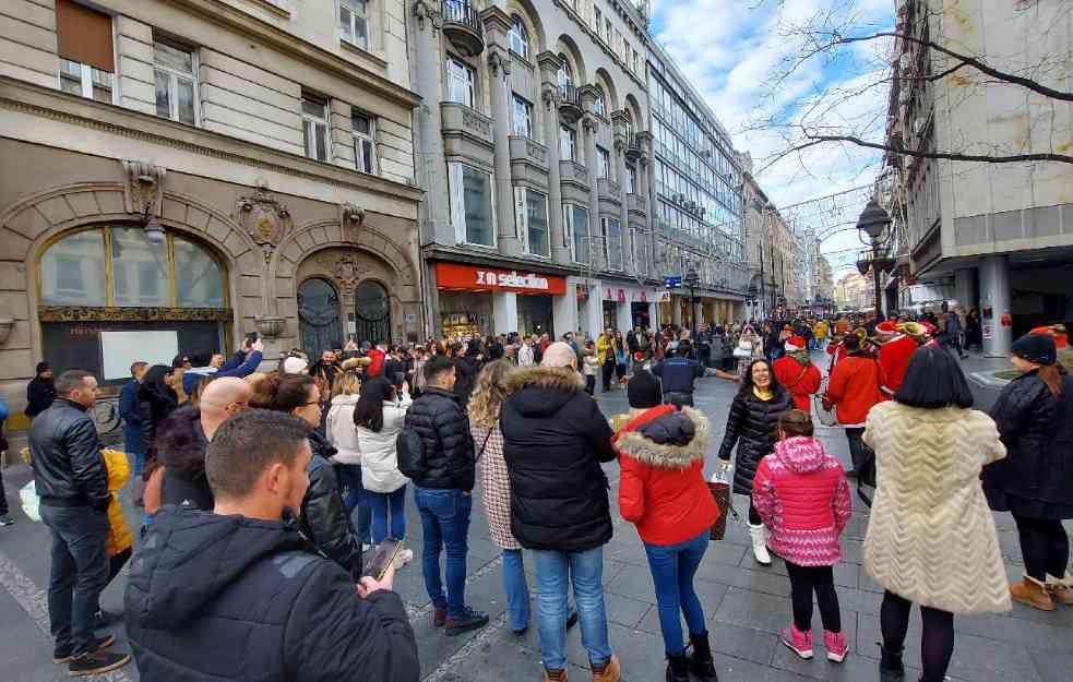 ONI NE MIRUJU! Na ove dve stvari posebno pazite ako slavite napolju