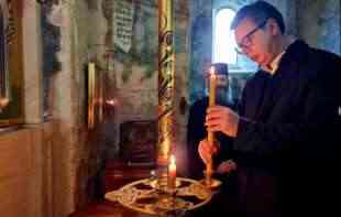 VUČIĆ ČESTITAO BOŽIĆ: Mir Božiji - <span style='color:red;'><b>Hristos se rodi</b></span>!
