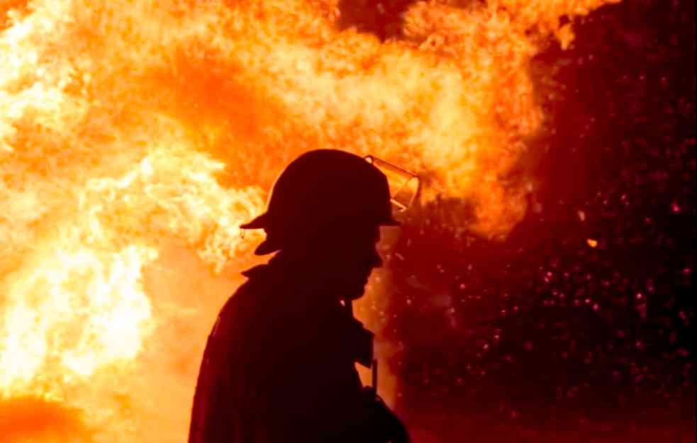 UGAŠEN POŽAR U KOLUBARI: Vatrogasci se izborili sa stihijom, korišćeno i vozilo sa dronom