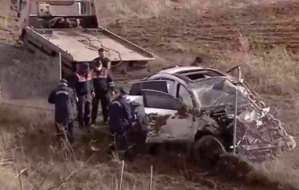 ZEMLJA ZAVIJENA U CRNO: Poginuo poznati fudbaler, BIVŠI REPREZENTATIVAC! Izvukli ga iz ove olupine, NIJE MU BILO SPASA (VIDEO)