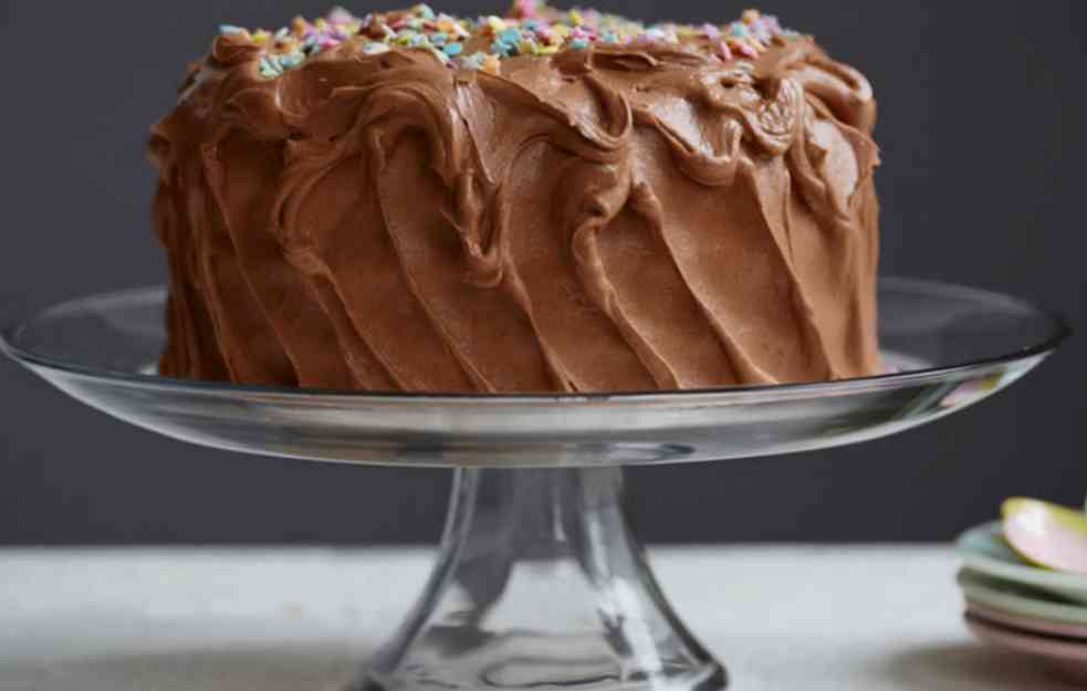 Savršena čokoladna poslastica samo za odabrane goste: PONOĆNA torta koju ćete OBOŽAVATI