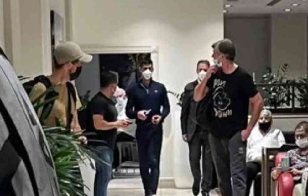 OVO NIJE VIŠE NJEGOVA KUĆA! Novak na aerodromu, kakav ispraćaj za najvećeg šampiona ikada (FOTO)
