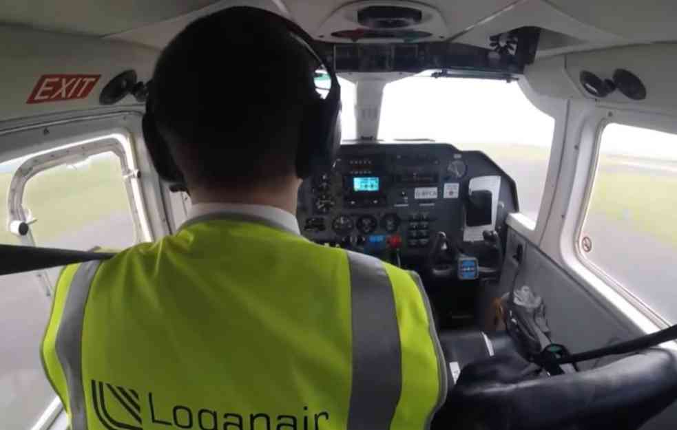 NAJKRAĆI LET NA SVETU TRAJE 53 SEKUNDE! Visite pilotu na leđima (VIDEO)