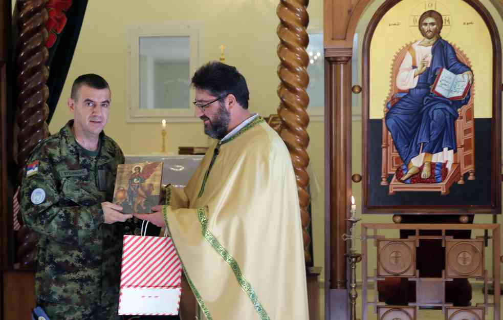 Vojnici iz Srbije donirali informatičku opremu pravoslavnom manastiru u Libanu
