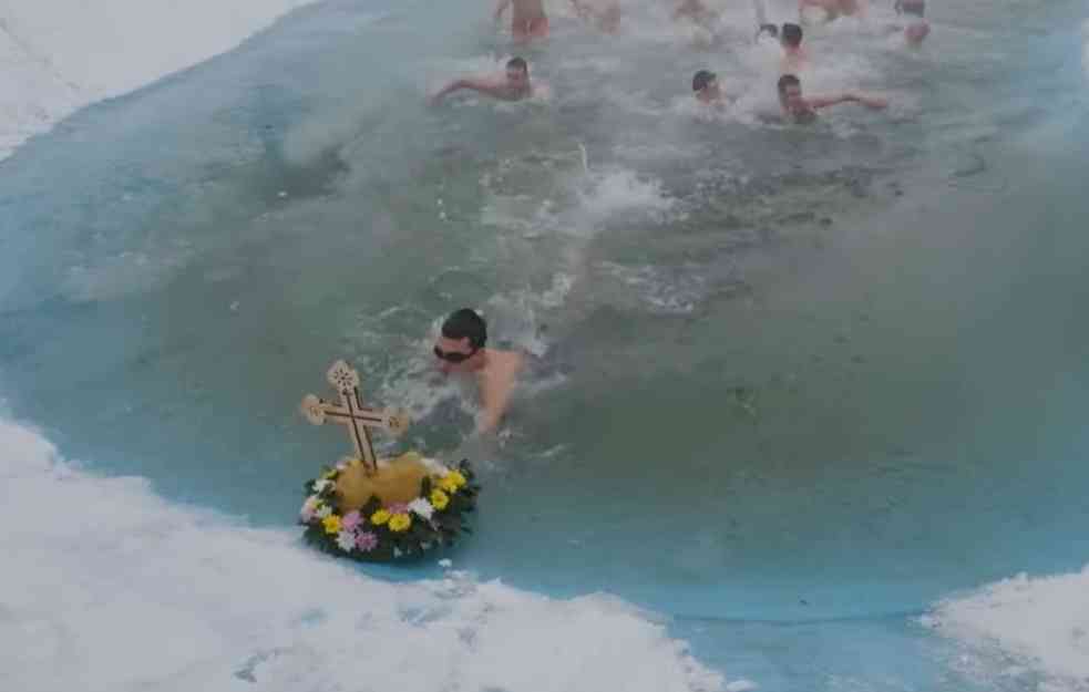 GARDISTI PLIVAJU ZA ČASNI KRST! Bogojavljensko tradicionalno plivanje na nekoliko lokacija u gradu