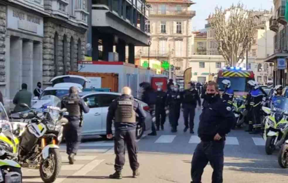 JEDAN UBIJEN U PUCNJAVI! U toku potera za napadačem po ulicama Nice (FOTO)