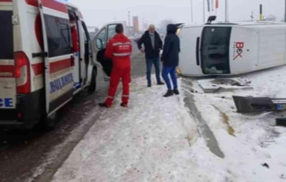 IMA POVREĐENIH! Težak sudar dva vozila u Jagodini (FOTO) 