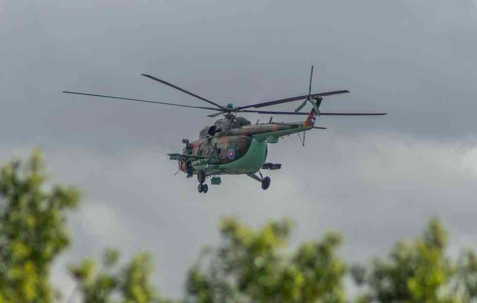 PUCNJAVA NA PRIPADNIKE MIROVNE MISIJE UN: Srpski vojnik u helikopteru koji je pogođen