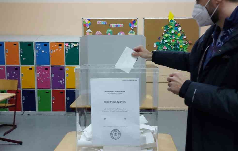 DA SU SUTRA IZBORI: Pored SNS cenzus bi prešlo još ovih 5 izbornih lista