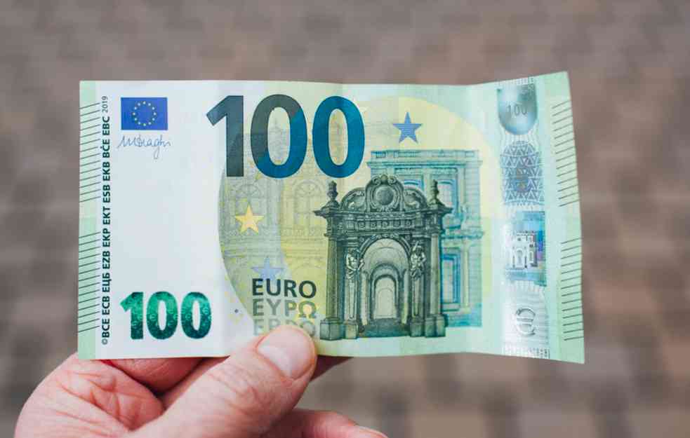 STIŽE KEŠ: Danas počinje isplata 100 evra, a trajaće DO OVOG DATUMA