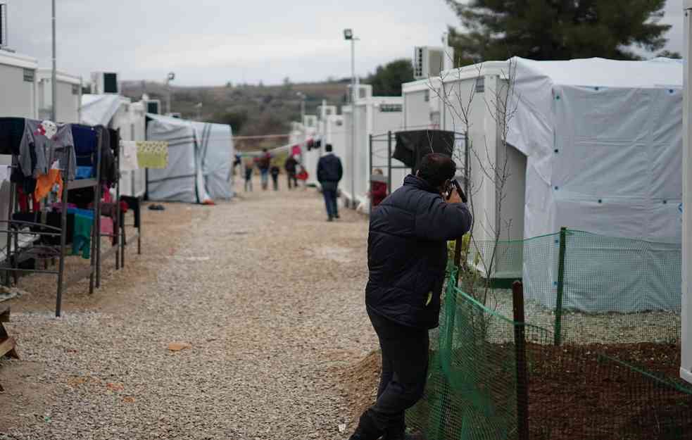 TRAGEDIJA! Pronađeno 12 smrznutih migranata: Graničari ih vratili gole i bose