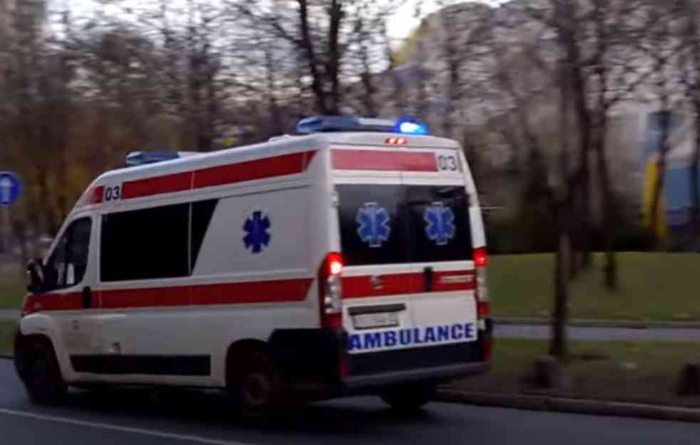 TEŠKA SAOBRAĆAJKA KOD ŠAPCA: U Duvaništu se sudarili automobil i autobus, vozač preminuo u bolnici