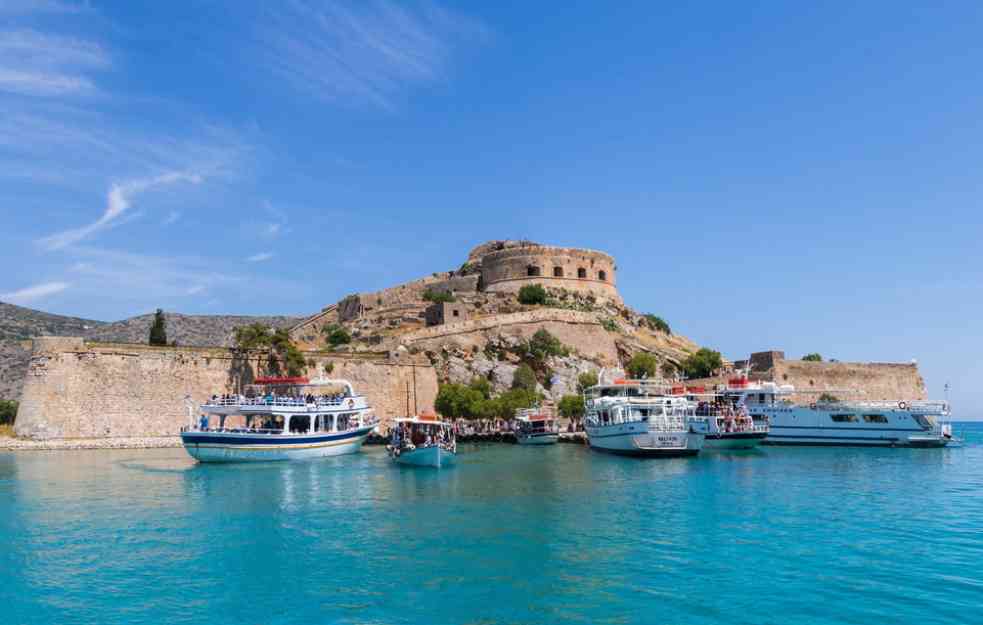 OSTRVO ŽIVIH MRTVACA: Mediteranski raj krije jezivu tajnu (FOTO+VIDEO)