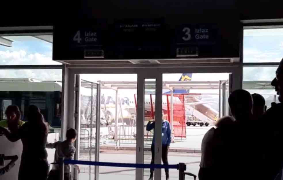 Aerodrom u Podgorici privremeno zatvoren, jednom putniku POZLILO