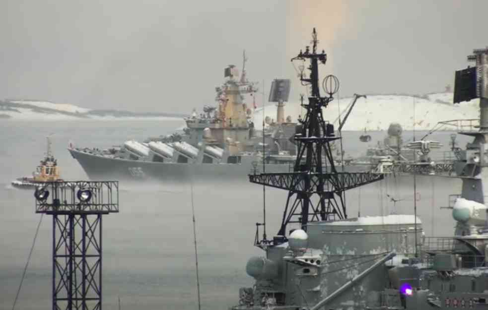 Ruski ratni brodovi plove ka Crnom moru (VIDEO)