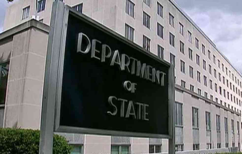 VRAG JE ODNEO ŠALU: Naređena hitna evakuacija američke ambasade u Kijevu, Amerikance beže pred Rusima (FOTO)