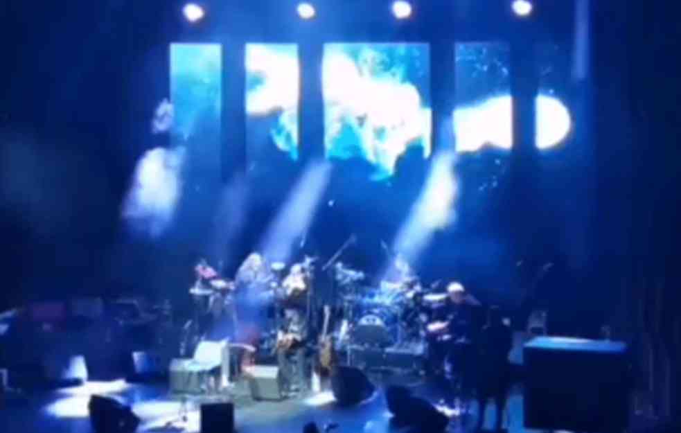 SPEKTAKL U BEOGRADU! Sve prštalo na koncertu legendarnih KERBERA, pevačica im uputila SPECIJALNU poruku (FOTO+VIDEO) 