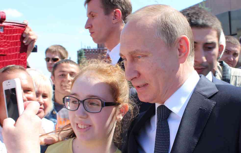 PUTIN PREMEŠTA SVOJU JAHTU: Skupoceno plovilo napustilo NEMAČKU! (FOTO)