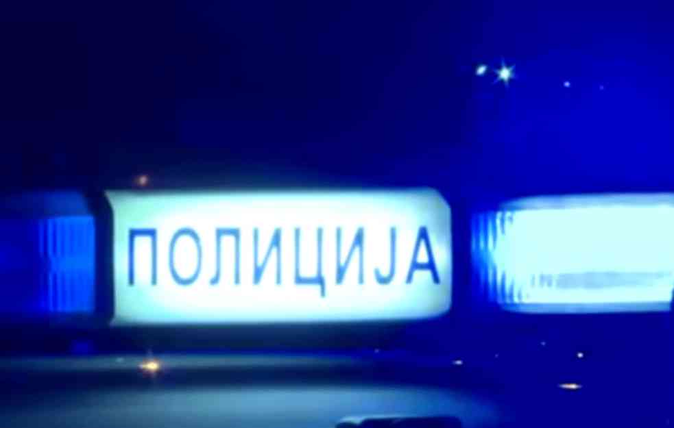 AUTOMOBILOM SE ZAKUCAO U KUĆU: Vozač u Železniku navodno bežao od policije, pa napravio haos