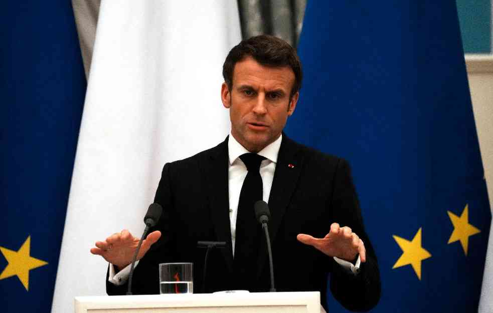 BEZ ZVANIČNE KANDIDATURE! Francuski predsednik Makron počeo izbornu kampanju