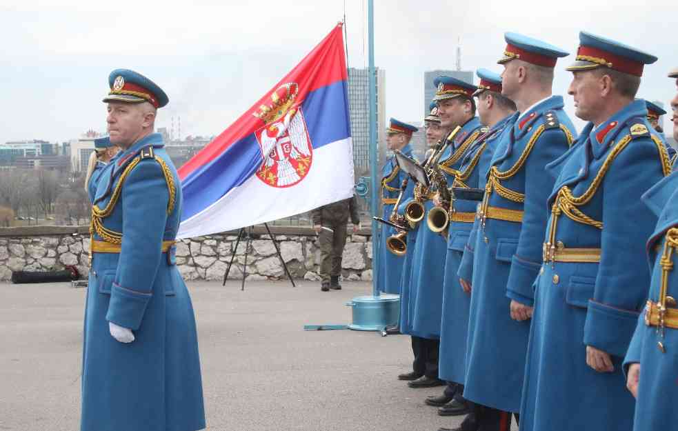U ČAST DANA DRŽAVNOSTI! Počasna paljba na Kalemegdanu (FOTO) 