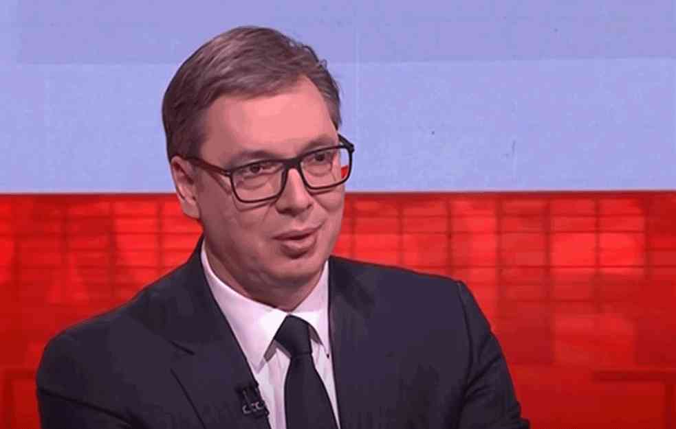 VUČIĆ ČESTITAO GRAĐANIMA SRETENJE: Srećan dan državnosti, Srbijo (FOTO)