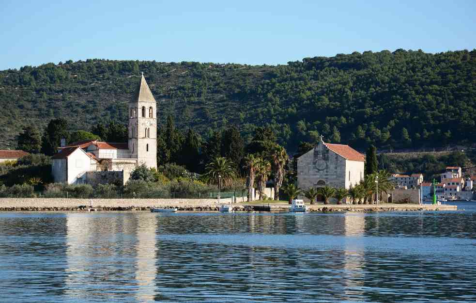 FENOMEN ZA KOJI NIJE ČULO MNOGO LJUDI! Na hrvatskom ostrvu je cvetalo pravoslavlje