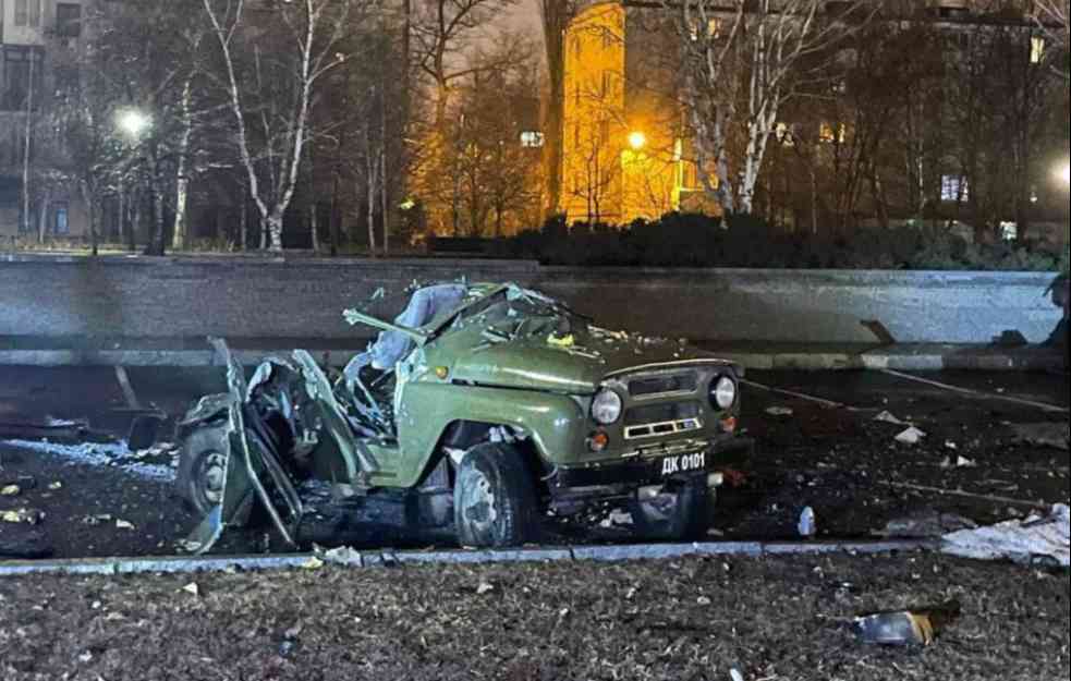 STRAVIČNA EKSPLOZIJA U DONJECKU: Automobili u plamenu, pojavili se prvi snimci na društvenim mrežama (FOTO+VIDEO)