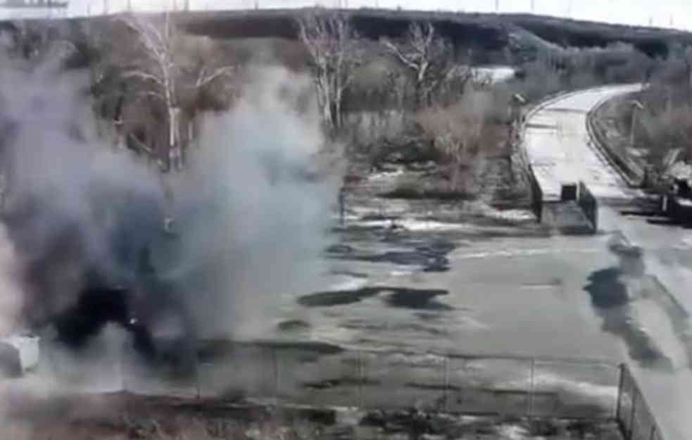 SVE SE TRESLO: Ukrajinska vojska objavila snimak napada, projektili padaju na put (VIDEO)