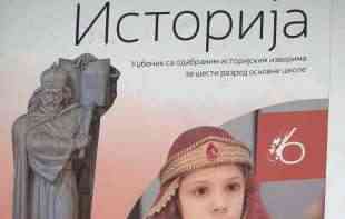 JEDAN ZAREZ NAPRAVIO HAOS NA INTERNETU: Šta piše u srpskom udžbeniku, čije je Kosovo - srpsko ili albansko? (FOTO)