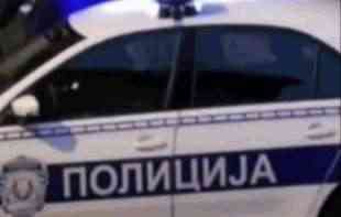 KARAMBOL U POTERI Maloletnik gazio na motoru, pa izlupao <span style='color:red;'><b>policijska vozila</b></span> na Voždovcu