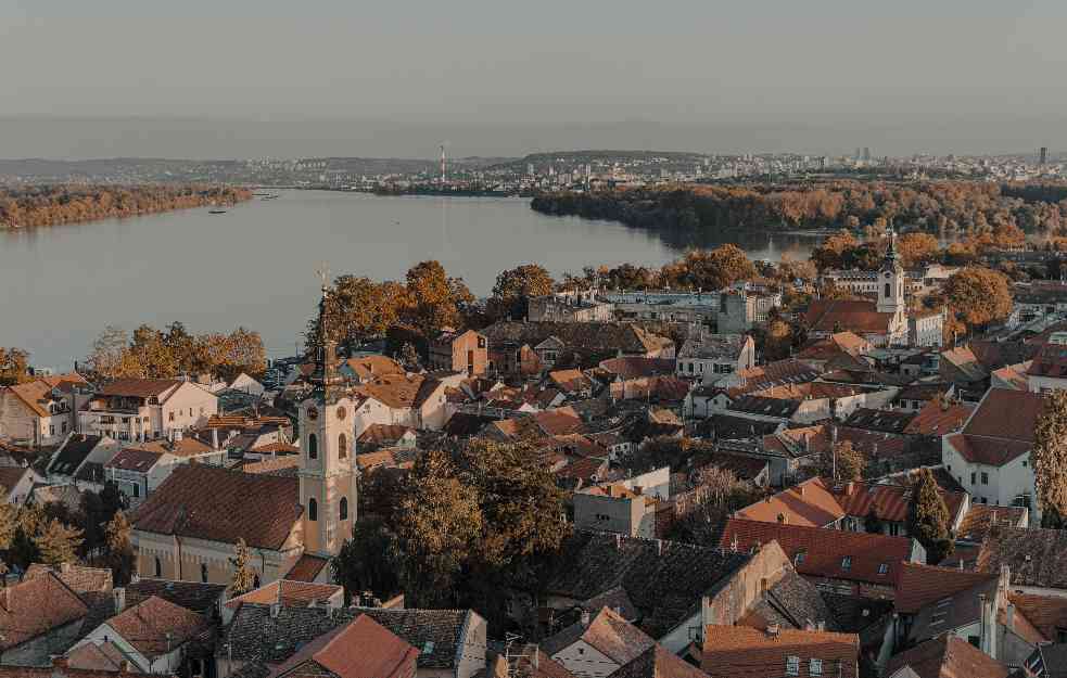 HLADNOĆA I MRAZ: Ne izlazite bez kišobrana, u toku dana SMENA OBLAKA I SUNCA