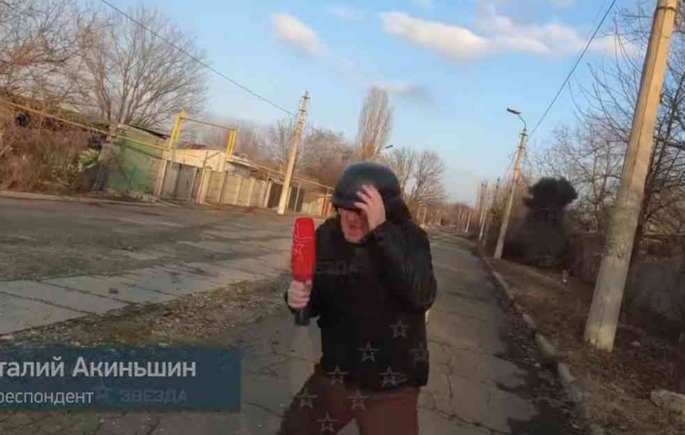 UKRAJINCI MINOBACAČIMA POKLOPILI RUSKU TV EKIPU: Novinari na udaru ukrajinskih snaga, odmah potrčali u zaklon (VIDEO)