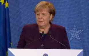 KUPOVALA NAMIRNICE, PA OSTALA BEZ NOVČANIKA: Opljačkana <span style='color:red;'><b>Angela Merkel</b></span>, telohranitelj nije reagovao