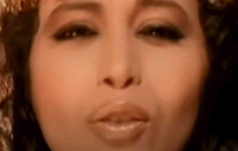 BILA NEVINA DO 39. GODINE, ZVALI JE MADONA SA ISTOKA: Potresna sudbina pevačice ostavlja bez teksta, a njena smrt ostala je MISTERIJA (FOTO+VIDEO)
