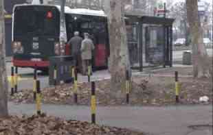 VOZAČI AUTOBUSA SE HVATALI ZA GUŠU! Ščepao ga KROZ PROZOR, policija morala da interveniše