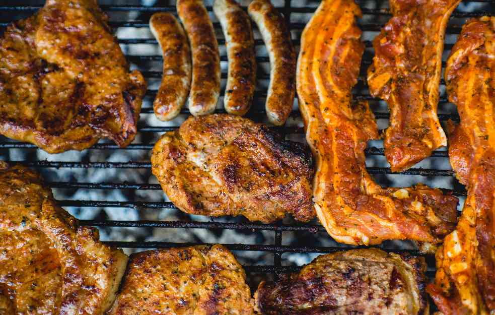 VAŽNO JE ZNATI: Ovo su PRAVILNI načini čuvanja mesa u frižideru koji nas štite od TROVANJA