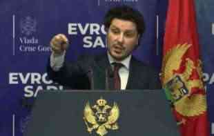 <span style='color:red;'><b>IZDAJA</b></span>! Đukanović dao mandat Abazoviću