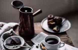 Nikako ne izlivajte talog od kafe u odvode